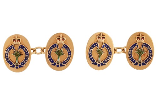 Lot 89 - A pair of Welsh Guards enamel cufflinks in...