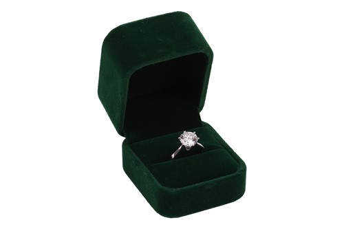 Lot 260 - A diamond solitaire ring, featuring a round...
