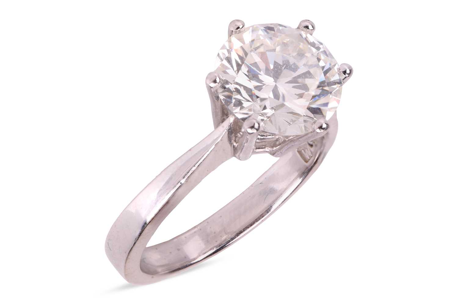 Lot 260 - A diamond solitaire ring, featuring a round...