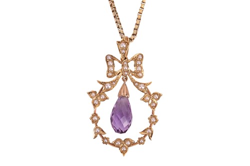 Lot 44 - An Edwardian gem-set wreath pendant on chain,...