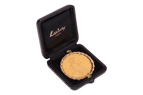 Lot A 1915 Austrian 4 Ducat coin pendant, mounted...