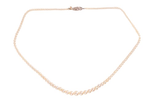 Lot 78 - An early 20th Century child's single-strand...