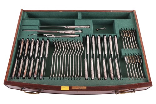 Lot A cased silver canteen of double-struck King's...