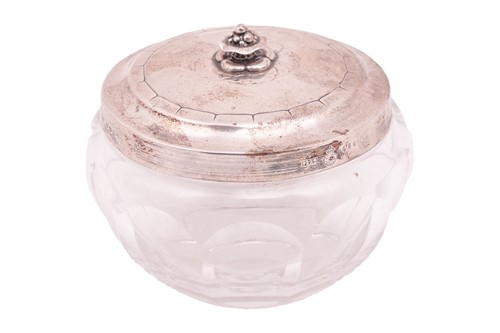 Lot Georg Jensen - an Arts and Crafts (Skønvirke)...