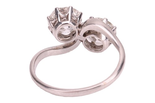 Lot 85 - An early 20th Century toi et moi ring, set...