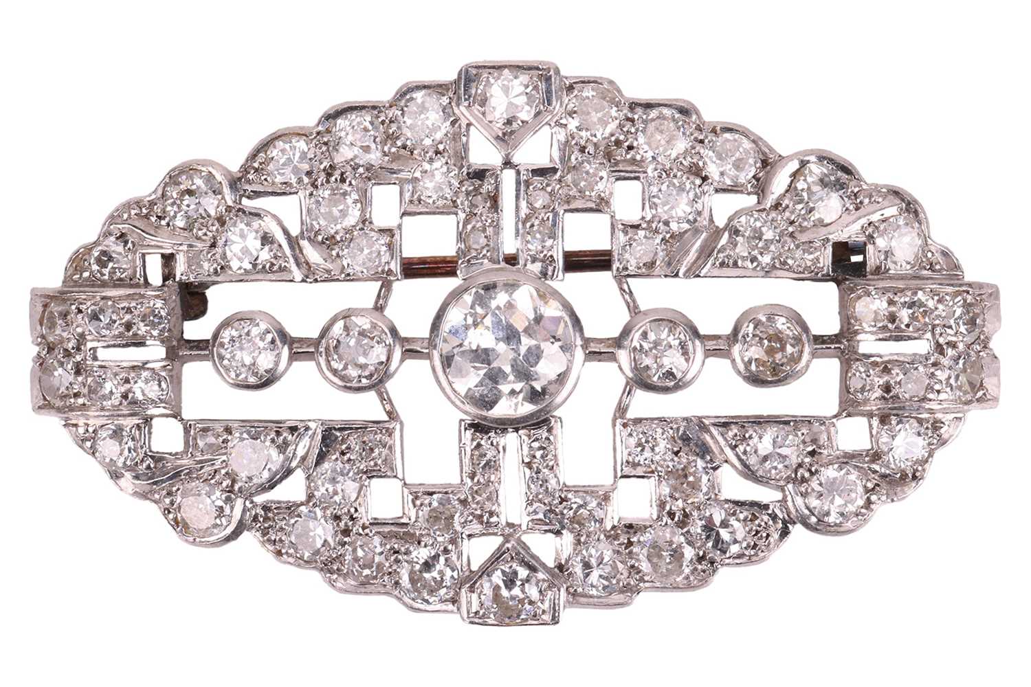 Lot An old-cut diamond brooch, with an estimated...