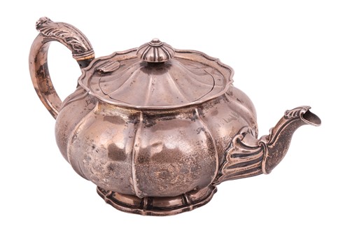 Lot 388 - A William IV silver teapot by Paul Storr,...