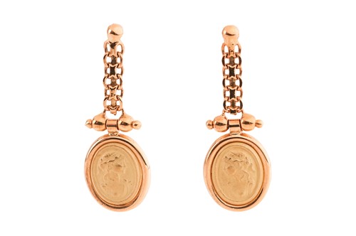 Lot A necklace and earring suite, the double row...