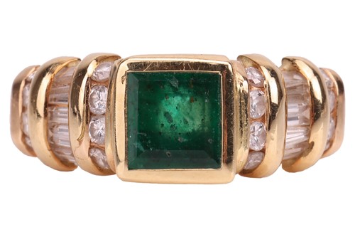 Lot An emerald and diamond dress ring in 18ct gold,...
