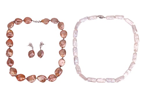 Lot 193 - A baroque dyed pearl necklace with magnetic...