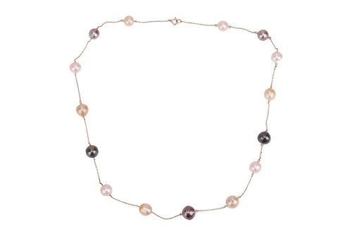 Lot 3 - A cultured pearl necklace, featuring cultured...