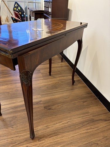 Lot 91 - A good pair of George III mahogany Hepplewhite...