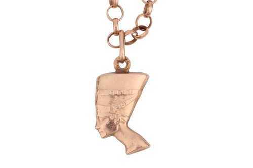 Lot 26 - A 9ct gold Nefertiti pendant on chain, the...