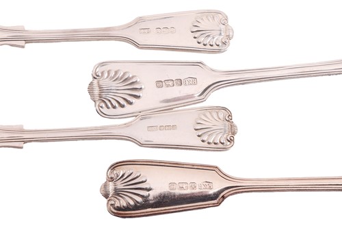 Lot 424 - A silver canteen with fiddle, thread and shell...