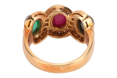 Lot A multi-gem triple cluster ring, collet-set...
