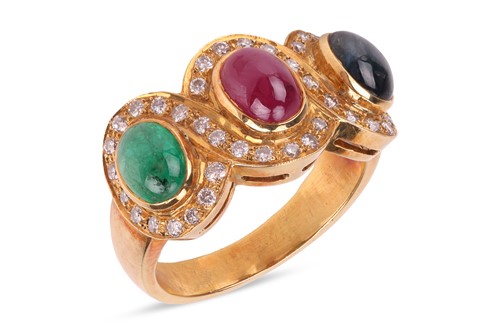 Lot A multi-gem triple cluster ring, collet-set...