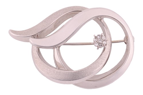 Lot 117 - A diamond-set brooch in 18ct white gold, of...