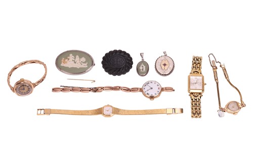 Lot 95 - A group of jewellery and watches, to include a...
