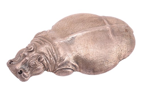 Lot 360 - Patrick Mavros - A paperweight modelled as a...