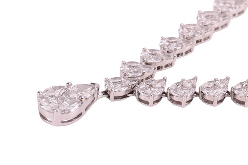 Lot Moussaieff - A diamond necklace, with an...