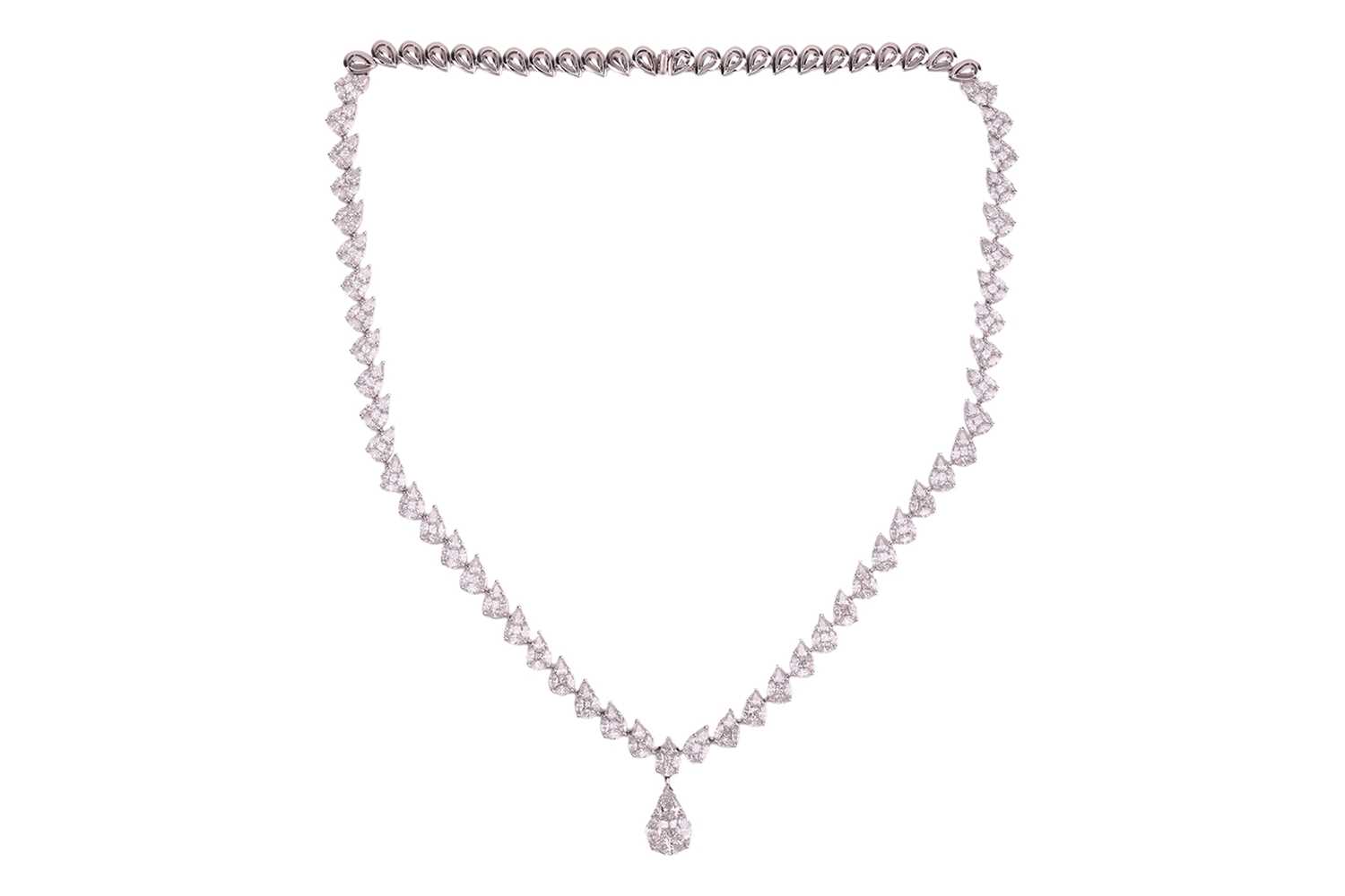 Lot Moussaieff - A diamond necklace, with an...