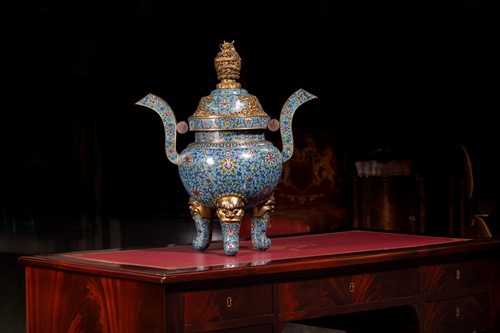 Lot A large Chinese gilt-bronze and cloisonné...