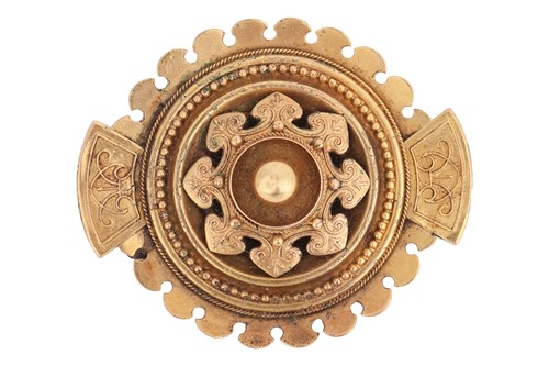 Lot 14 - A late 19th century locket brooch, of circular...