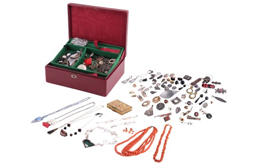 Lot 89 - A large group of costume jewellery, to include...