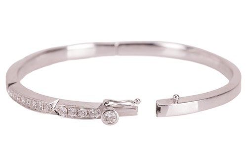 Lot Boodles - A diamond-set hinged bangle,...