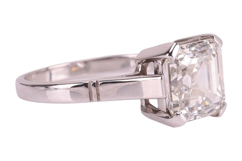 Lot A diamond single-stone ring, the Asscher-cut...