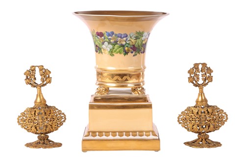 Lot 166 - A pair of gilt brass filigree scent bottles,...