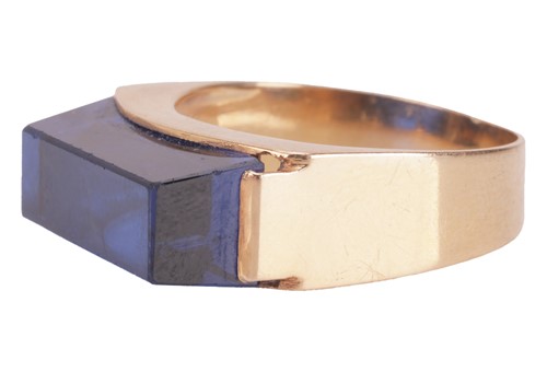 Lot 9 - A paste ring, the blue rectangular paste...