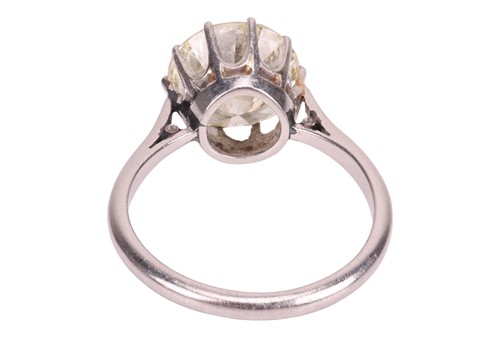 Lot A round brilliant-cut diamond solitaire ring,...