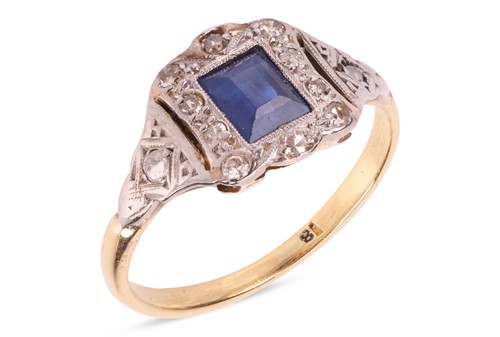 Lot 40 - An early 20th century sapphire and diamond...