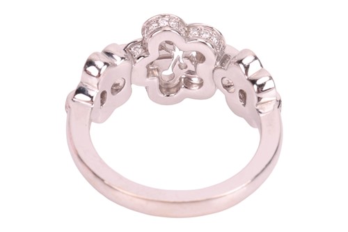Lot Boodles - A diamond-set Blossom Triple ring,...