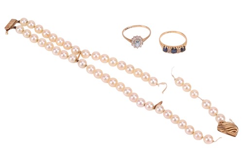 Lot 44 - A group of jewellery, comprising an 18ct...