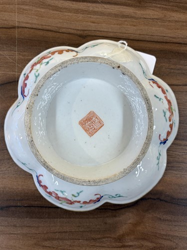 Lot 30 - A pair of famille rose 'Wu Shuang Pu'...