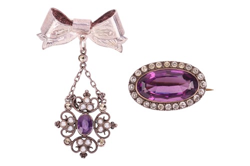 Lot 113 - A mixed lot of antique jewellery, including,...