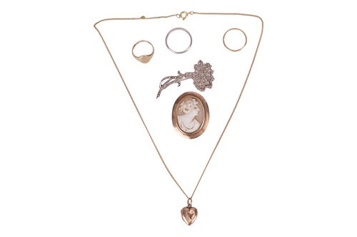 Lot 49 - A group lot of jewellery, to include a 9ct...