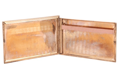 Lot 257 - A 9ct gold cigarette case, the case externally...
