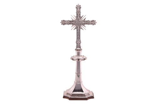 Lot Omar Ramsden. A large silver altar cross; the...
