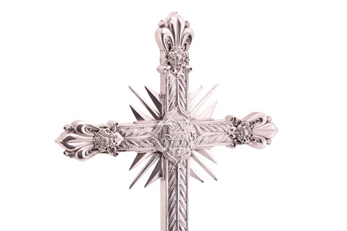 Lot Omar Ramsden. A large silver altar cross; the...