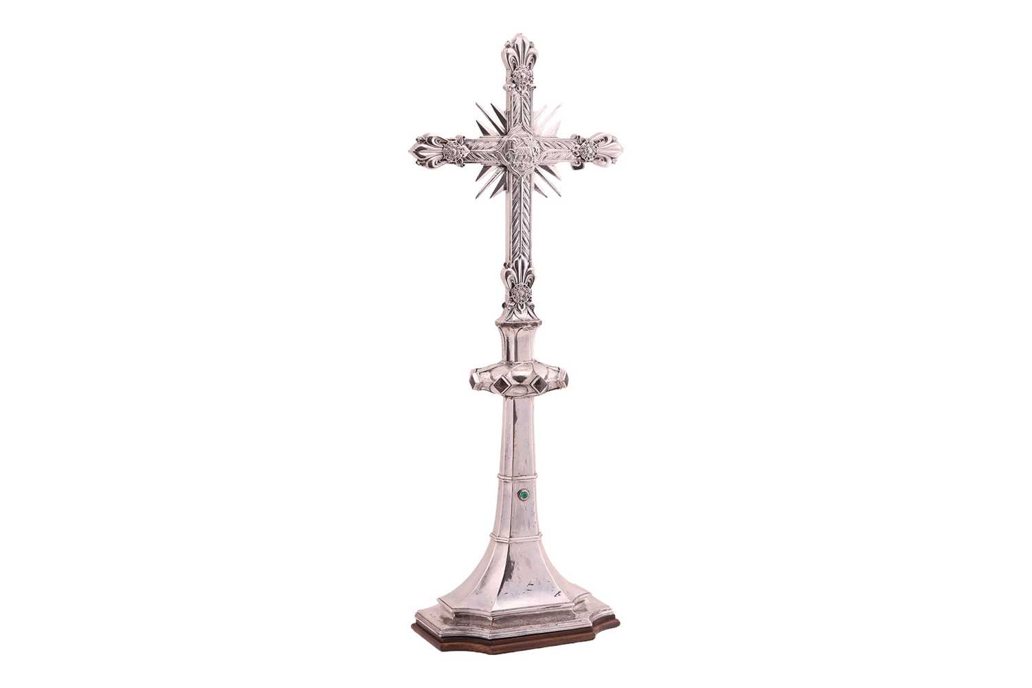 Lot Omar Ramsden. A large silver altar cross; the...