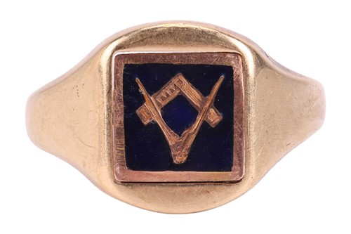 Lot 51 - A Masonic signet ring with swivel panel, in...