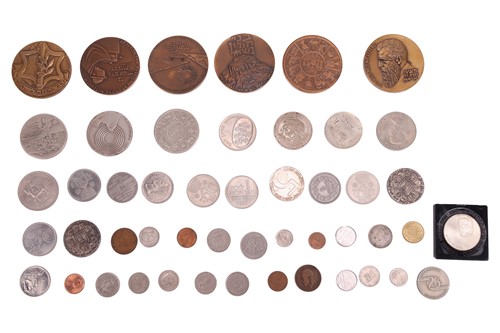 Lot 277 - A collection of various coins to include...