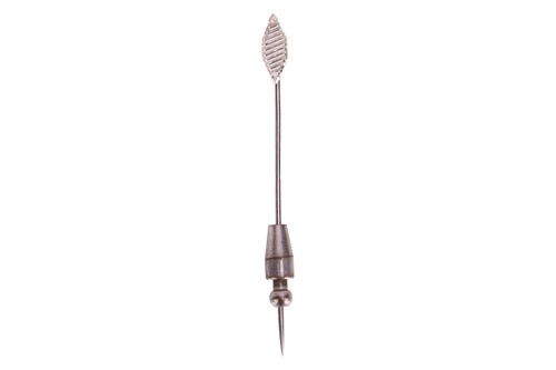 Lot 50 - A diamond set stick pin, set with tapered...