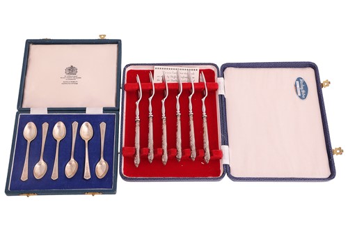 Lot 295 - A cased set of six Mappin & Webb silver...