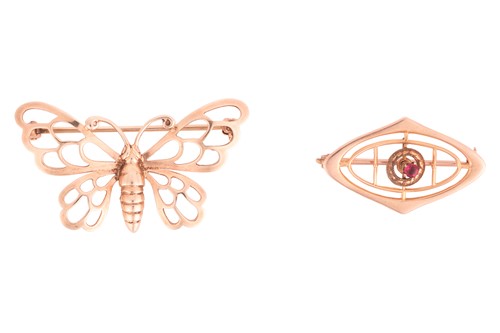 Lot 38 - Two brooches, comprising a butterfly brooch in...
