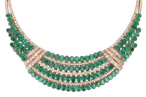 Lot 199 - An emerald and diamond collar necklace, the...