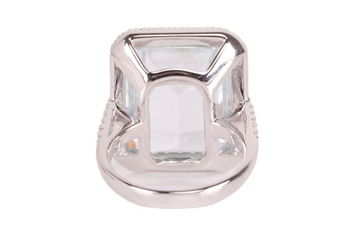 Lot 183 - An aquamarine and diamond cocktail ring,...